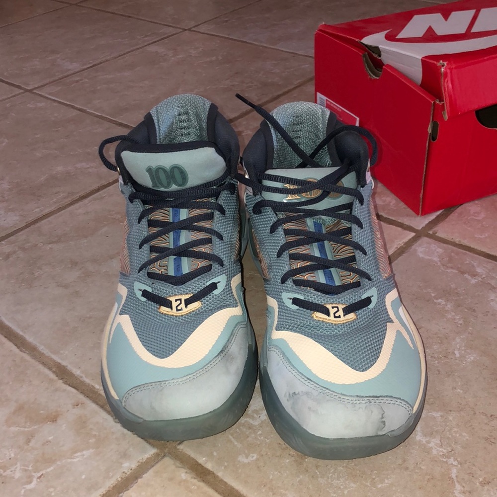 New Balance Kawhi